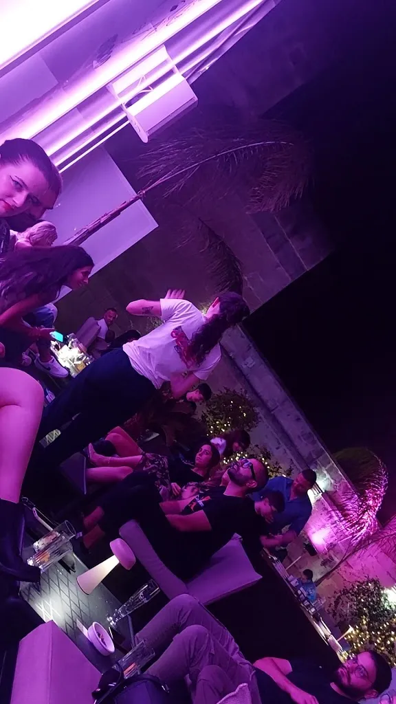 Joey bistrot cafe'_Maglie_slider_image_2