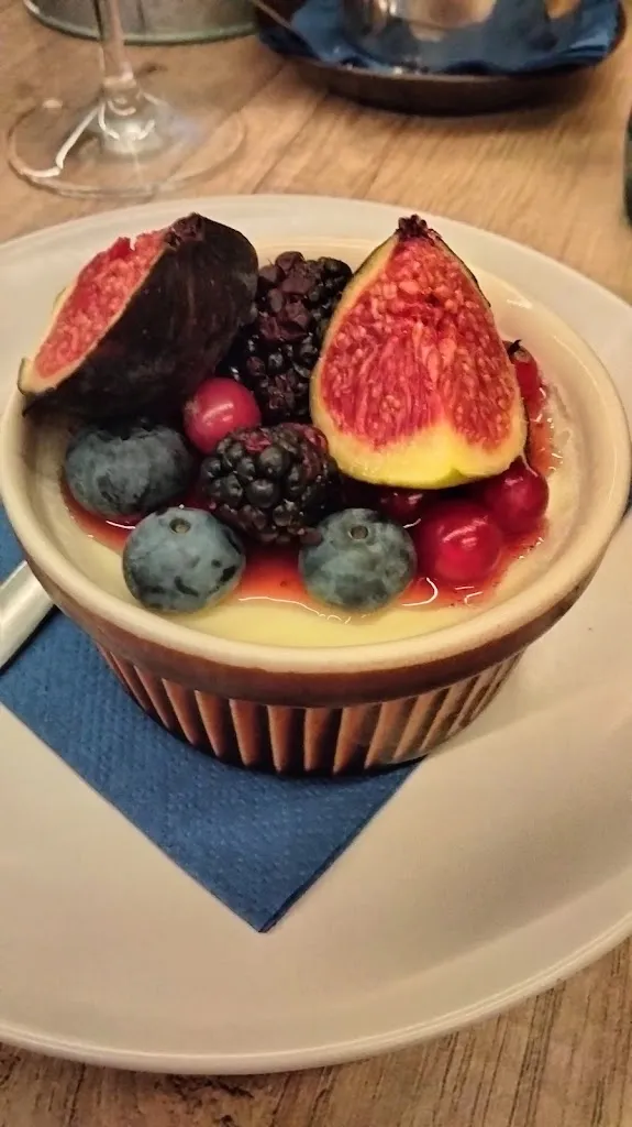 Katrin Baur_Dorfcafe Gargazon_Gargazzone_review