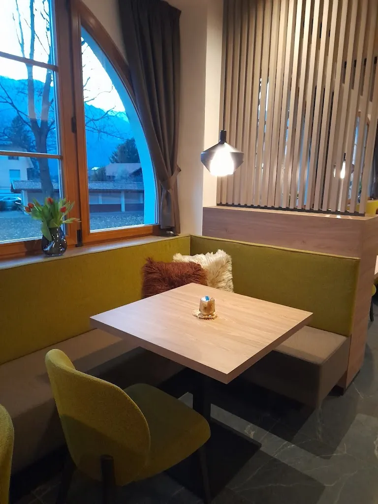 Dorfcafe Gargazon restaurant in Gargazzone