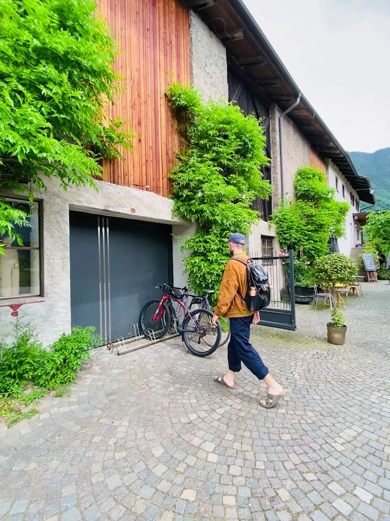 Aysa Gurung_RunstnerHofCafe_Gargazzone_review