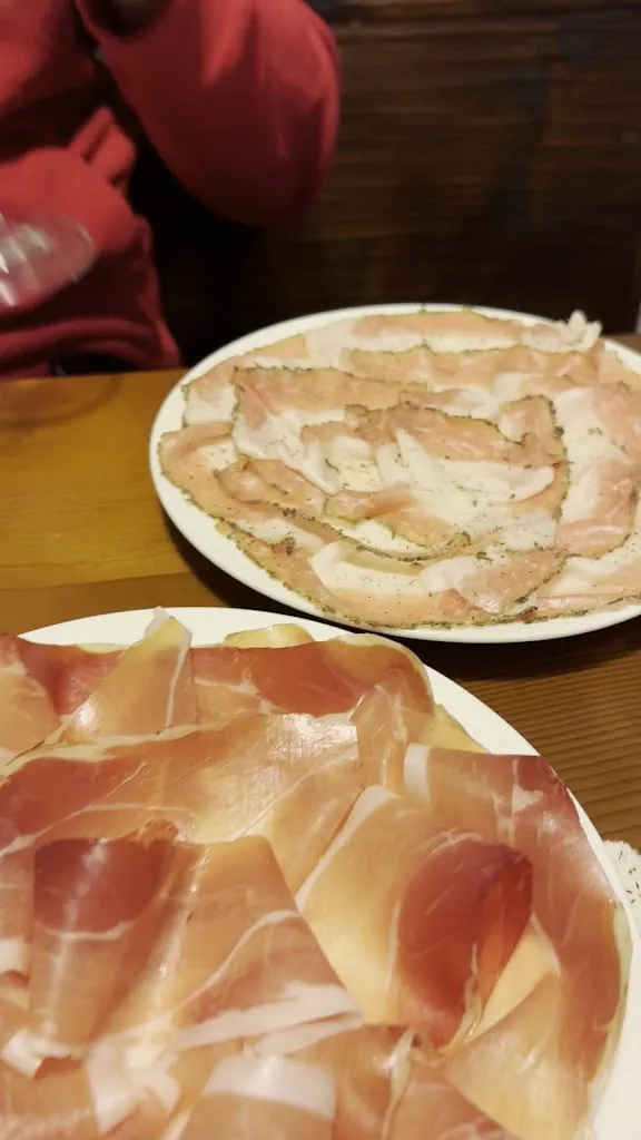 Gian Marco Adamo_Nalserbacher Keller_Gargazzone_recensione