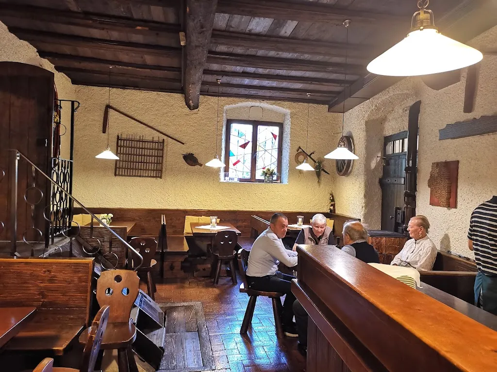 Nalserbacher Keller restaurant in Gargazzone