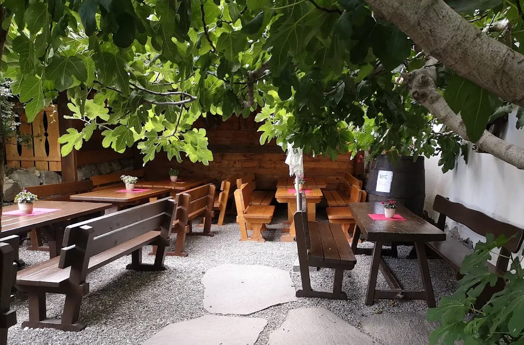 Buschenschank Götzfriedkeller restaurant in Gargazzone