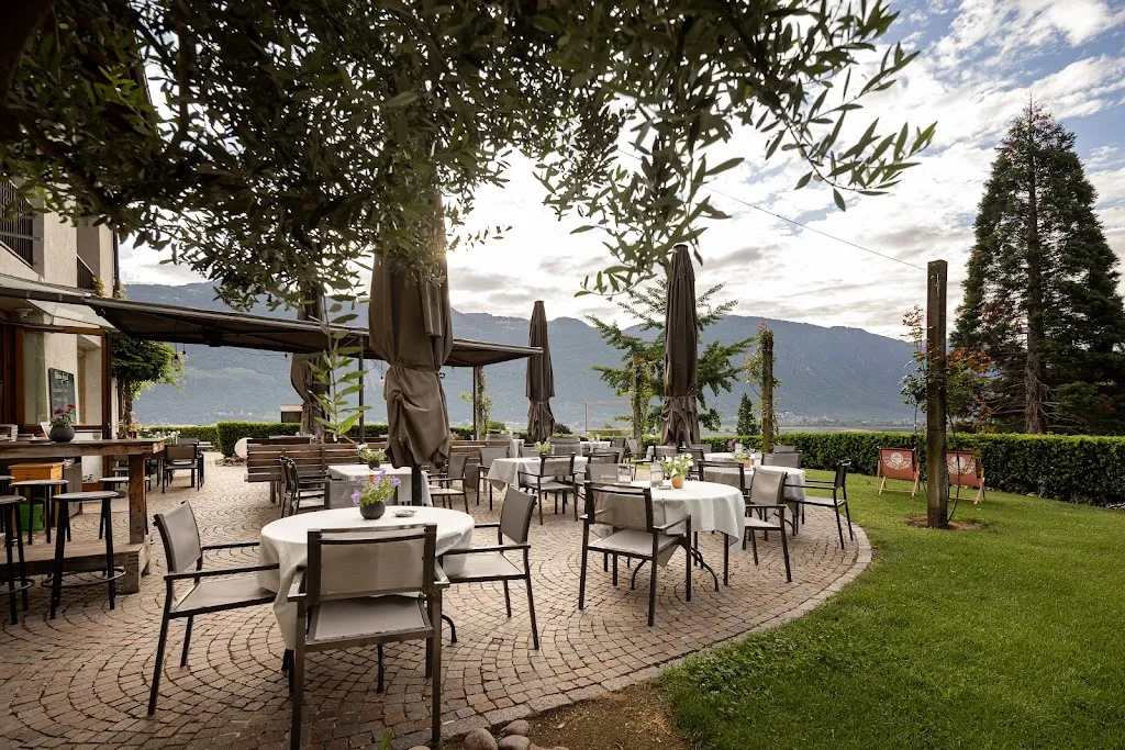 Gutshof Lana Restaurant - Pizzeria restaurant in Gargazzone