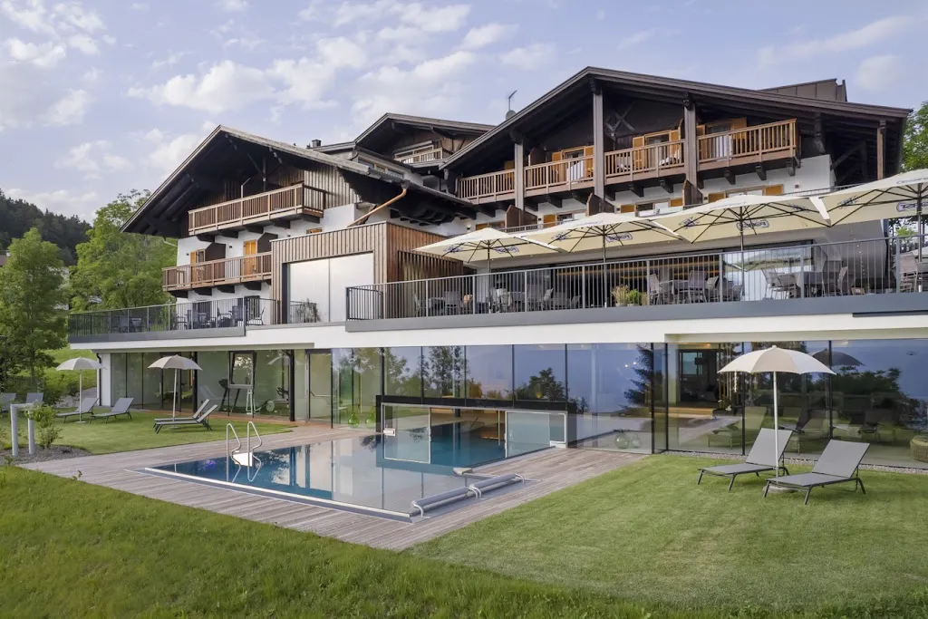 Hotel Oberwirt - Vöran - Südtirol restaurant in Gargazzone