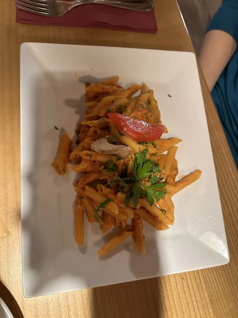 Tobias R_Buschenschank Rebmannkeller_Gargazzone_review