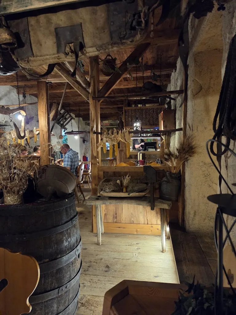 Buschenschank Rebmannkeller_Gargazzone_slider_image_2