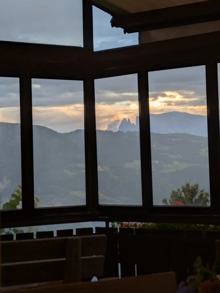 Kent Hawkins_Gasthaus Apollonia_Gargazzone_review