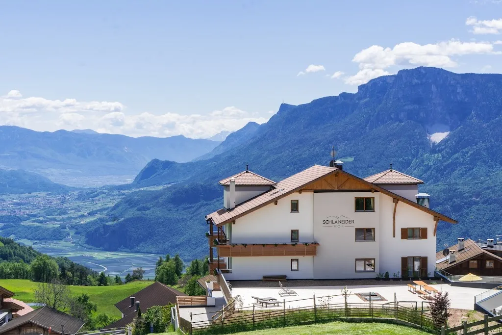 Pension Schlaneiderhof restaurant in Gargazzone