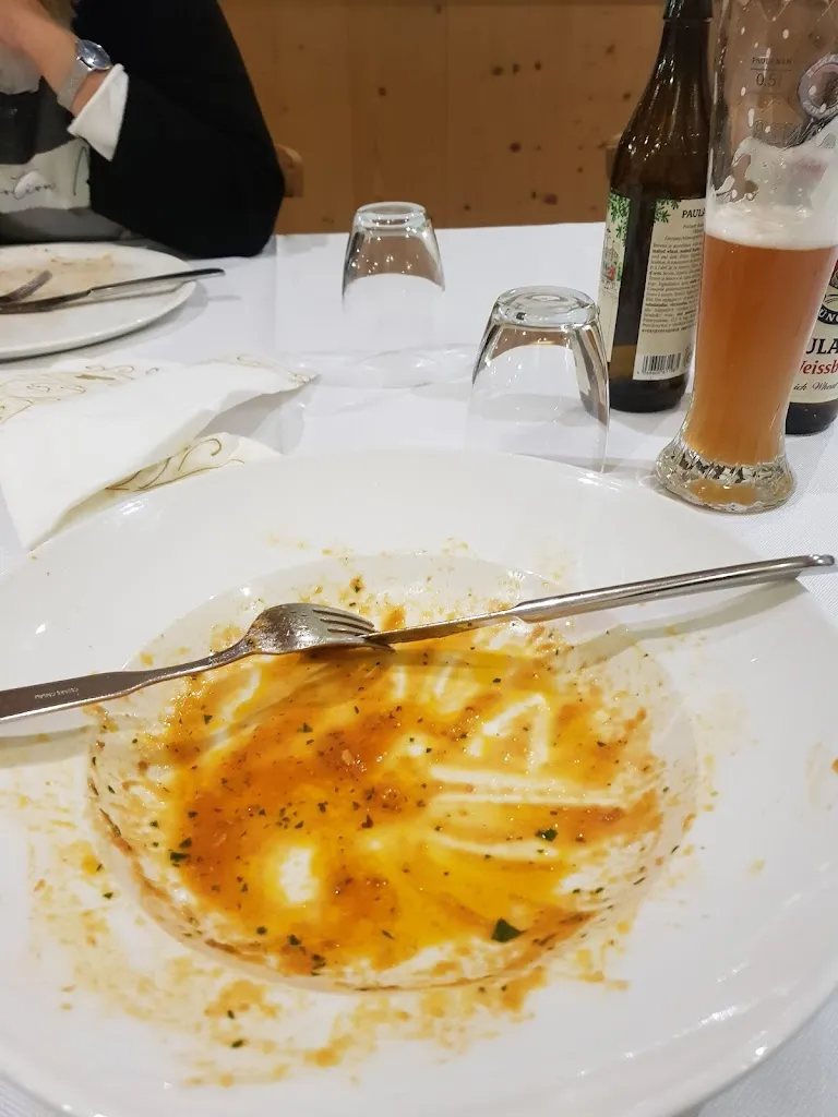 Austin Okere_At the Ship Hotel_Lavis_review