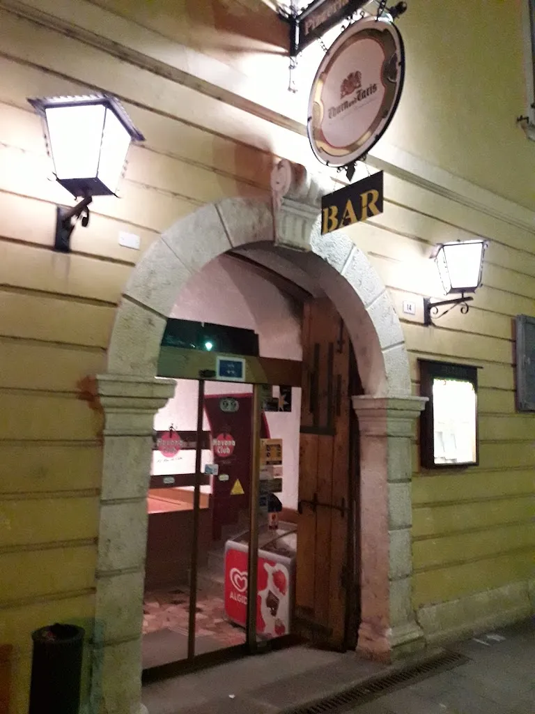 Bar Pizzeria Dolomiti Di Ristori Gabriel_Lavis_slider_image_1