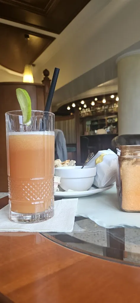 Joyce M_Sartori's Hotel_Lavis_review