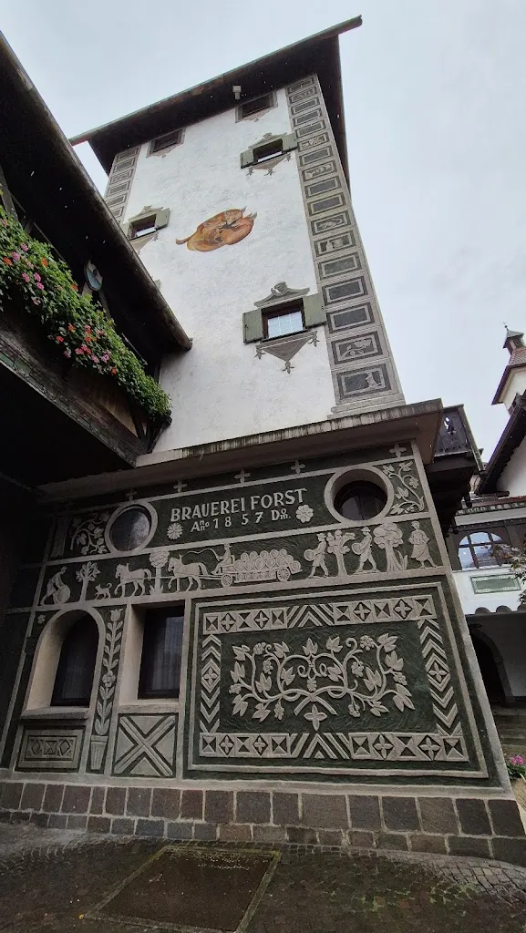 Monique Rebeiro_Brauerei Forst_Lagundo_review