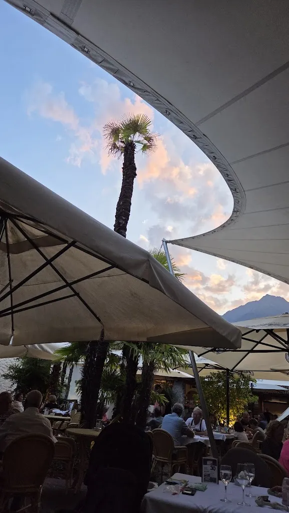 N. M. _Gstoer KG des Tschenett Franz & Co._Lagundo_review