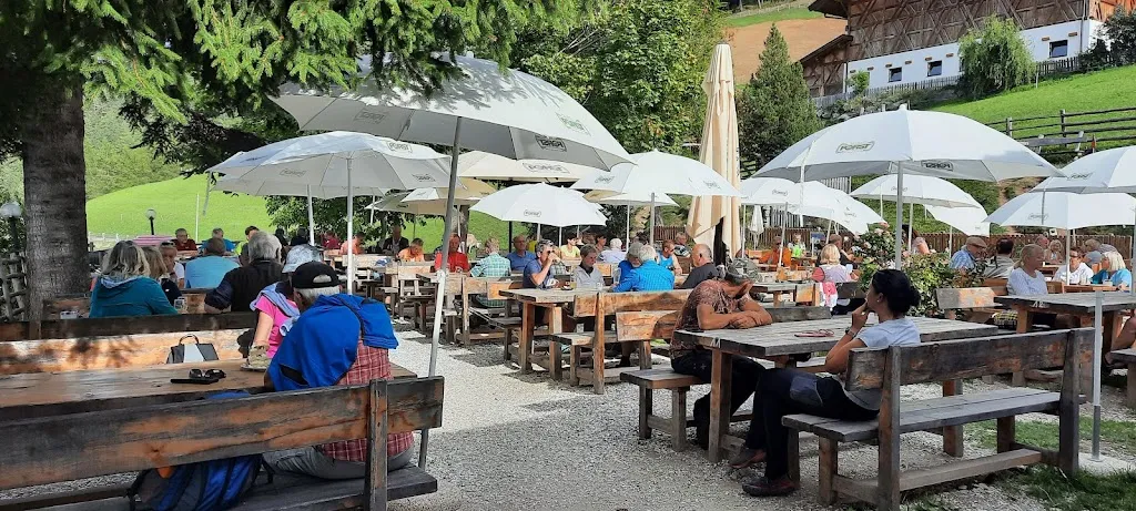 Albergo Ristorante Aschbacherhof restaurant in Lagundo