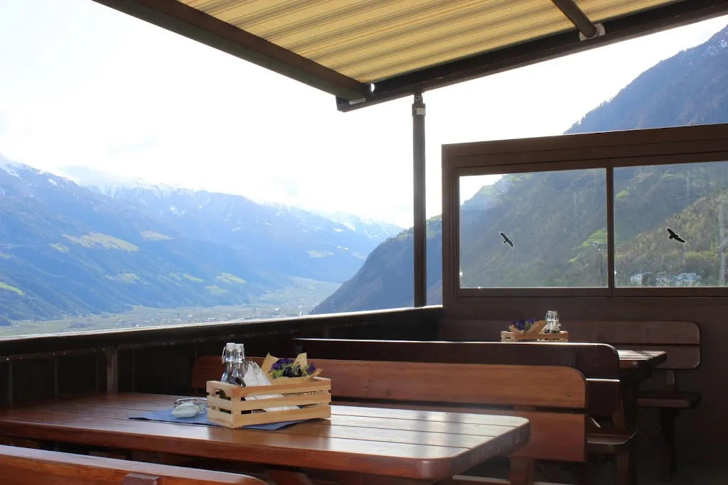 Saxnerhof restaurant in Lagundo