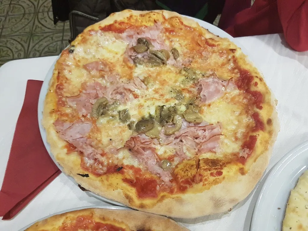 Natalija Sandic_Pension - Restaurant - Pizzeria Löwen - Algund_Lagundo_review