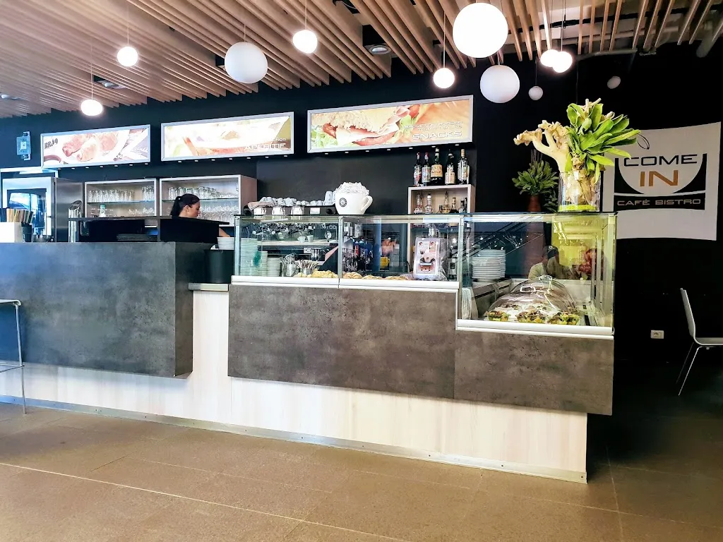 Come In Cafe Bistro_Lagundo_slider_image_1