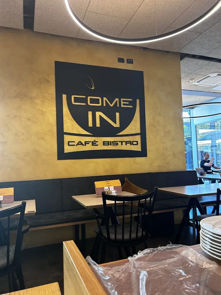 Come In Cafe Bistro_Lagundo_slider_image_3