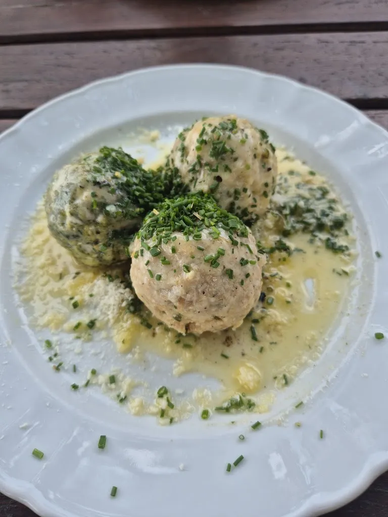 Martina Colnar_Tschuegghof_Laives_review