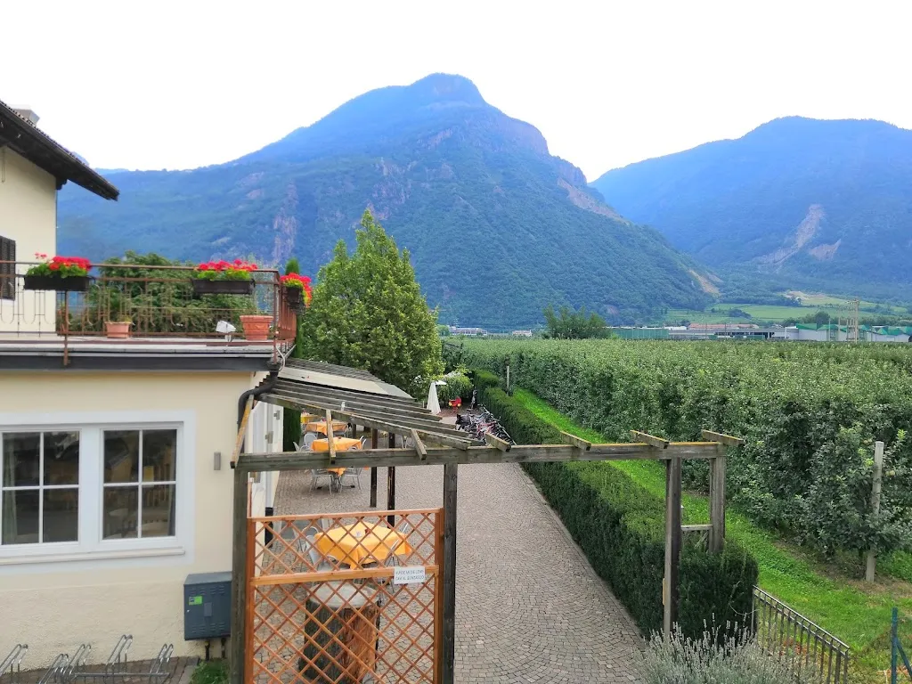 Tom Fiddel_Café Patisserie Eisdiele Imbiss - Zur Brücke_Laives_review