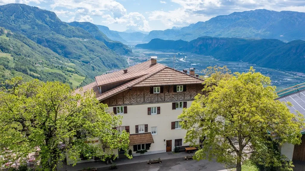 Haus Rechtebner, Seit bei Bozen restaurant in Laives