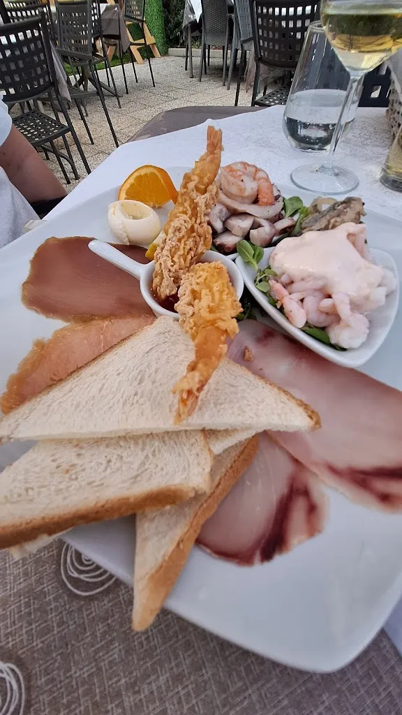 Janina Philipp_Ristorante Pizzeria Marly_Laives_review