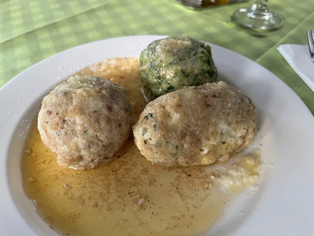 Gasthaus Bar Brunner_Laives_slider_image_2