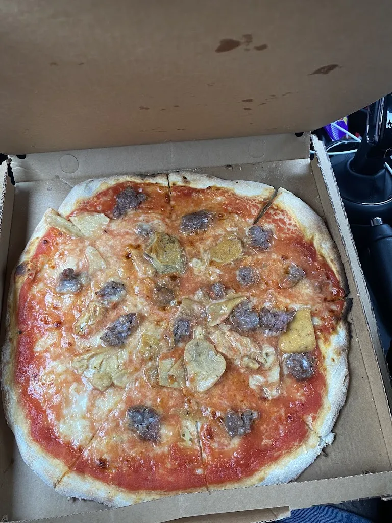 Poker Pizza_Lodrone-Darzo_slider_image_3