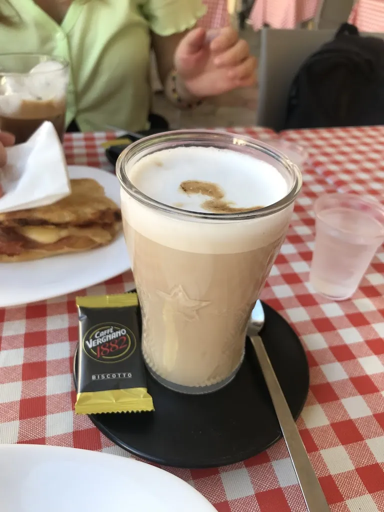 Zulfiia Zabirova_ViVe Caffè Drink & Restaurant_Maglie_review