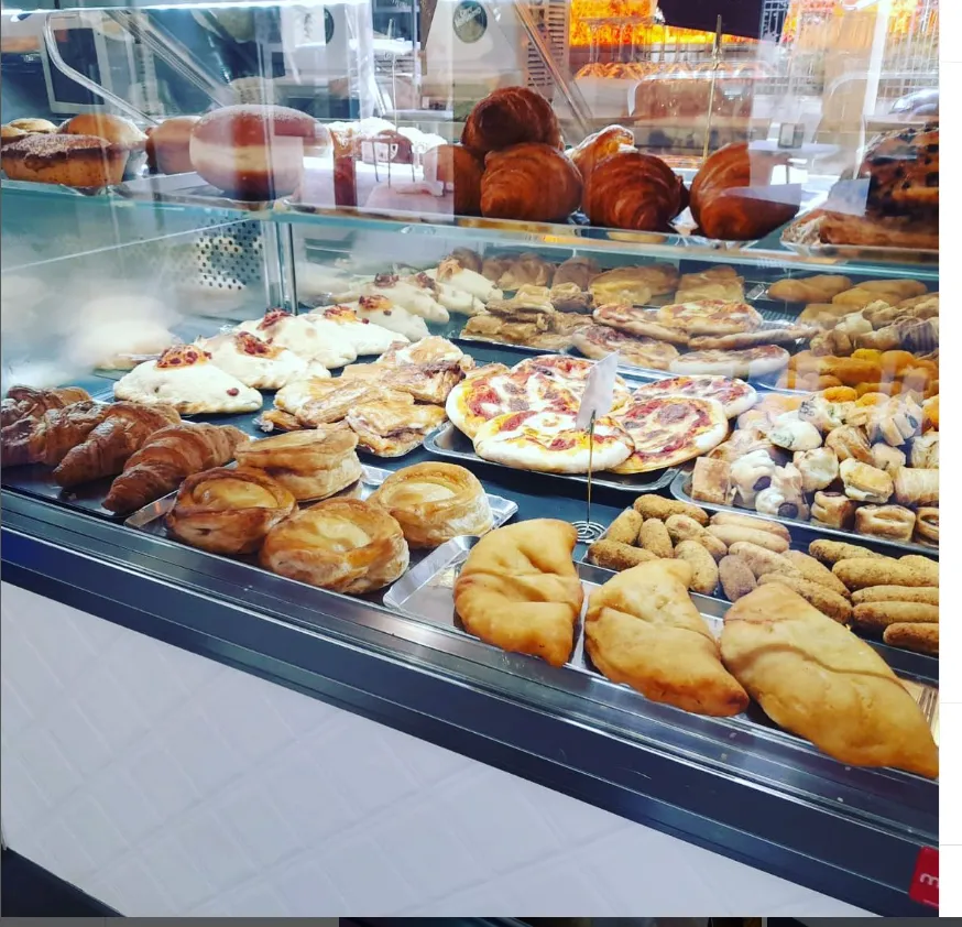 ViVe Caffè Drink & Restaurant_Maglie_slider_image_2