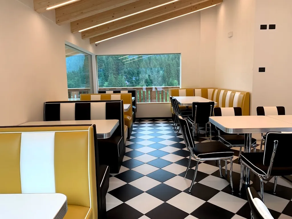 Happy Days Fast Food_Mazzin_slider_image_1