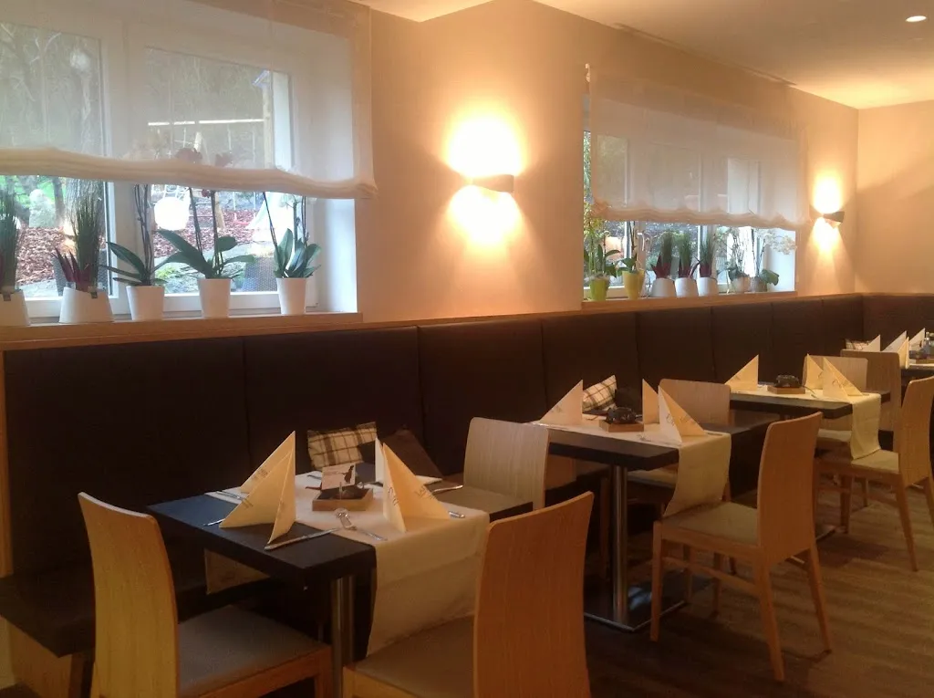 PIZZERIA LADURN restaurant in Marlengo