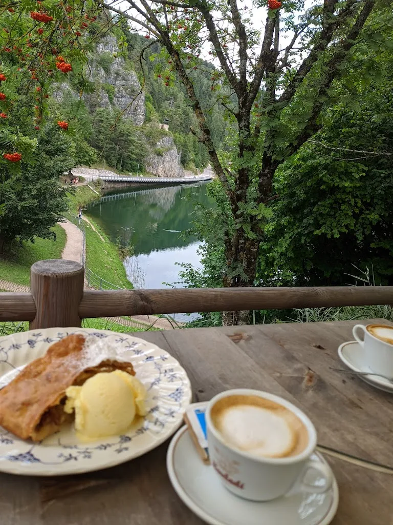 Mike Morschbert_Hotel Emerald Lake_Malosco_review