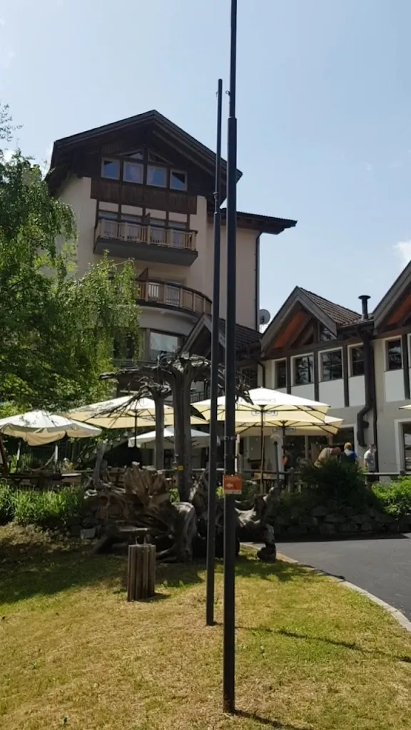 Hotel Emerald Lake_Malosco_slider_image_2