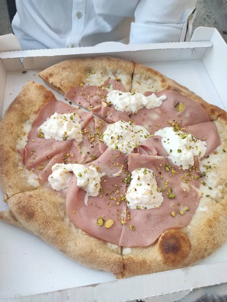 Marina Hurtado_Agapè_Maglie_review