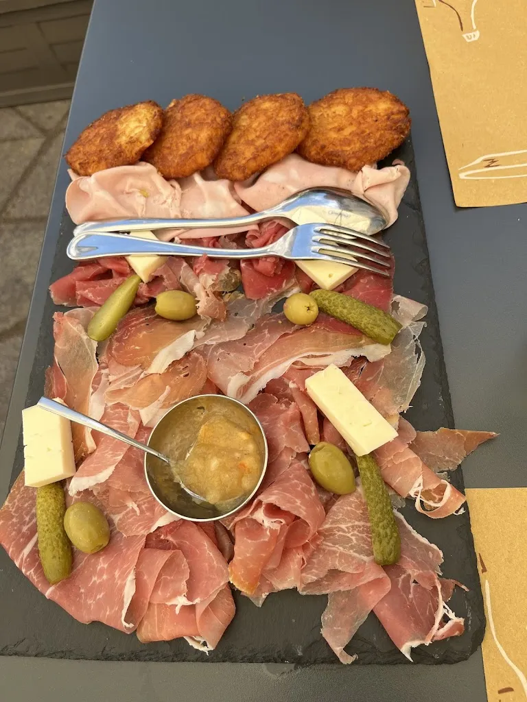 Sabine Pichler_La_Lanterna ristorante pizzeria_Fondo_TN_Malosco_review