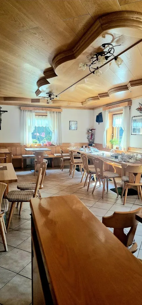 Rifugio Regole restaurant in Malosco