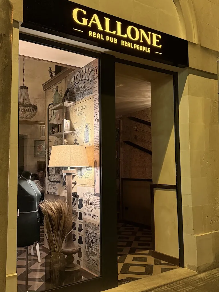 Martina Minutello_Gallone Real Pub - Maglie_Maglie_review