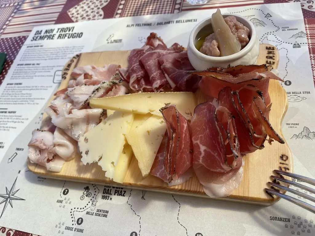 Val Noana Rifugio Vederna restaurant in Mezzano