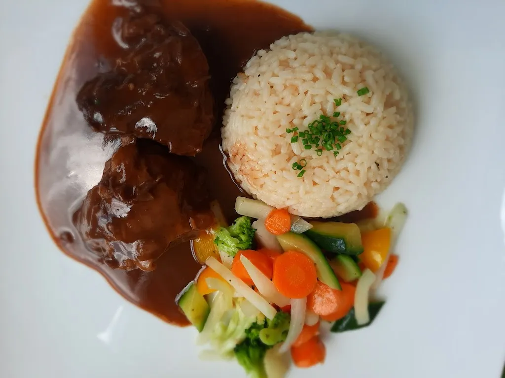 Nuchchanok Ounpongcharoensuk_Forsterbräu - Forst_Malles Venosta_review