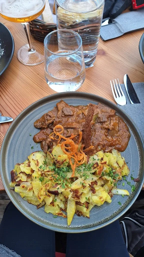 Anastasiya Ebschner_Zeress_Malles Venosta_review