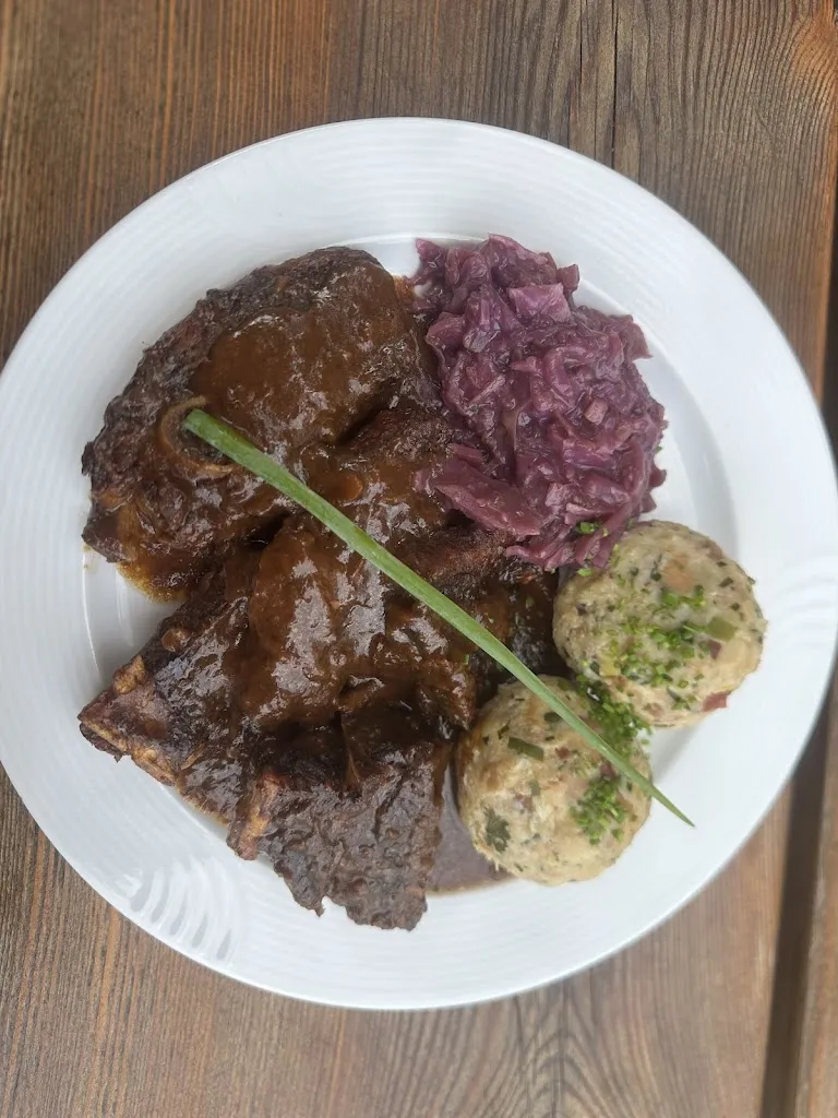 Makowa_BEC_Planöf – Hofschank am Klosterhof_Malles Venosta_review