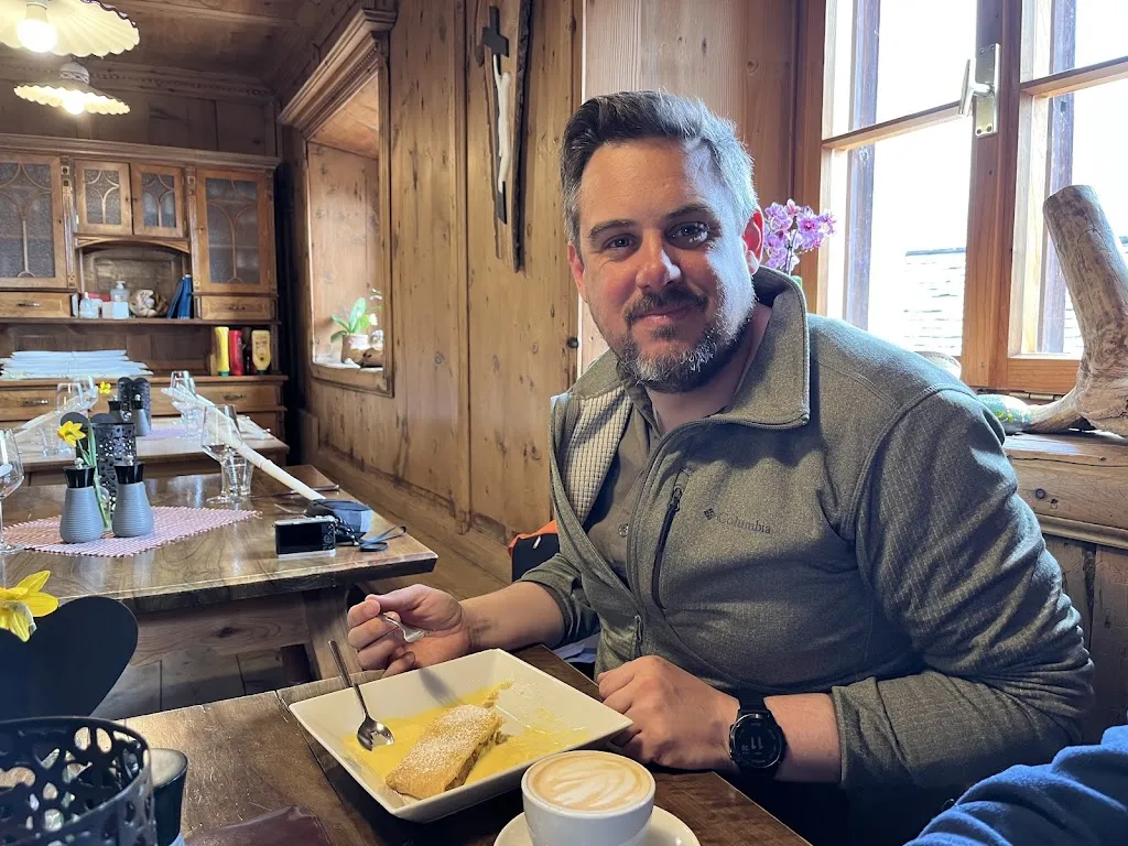 Geert_Planöf – Hofschank am Klosterhof_Malles Venosta_review