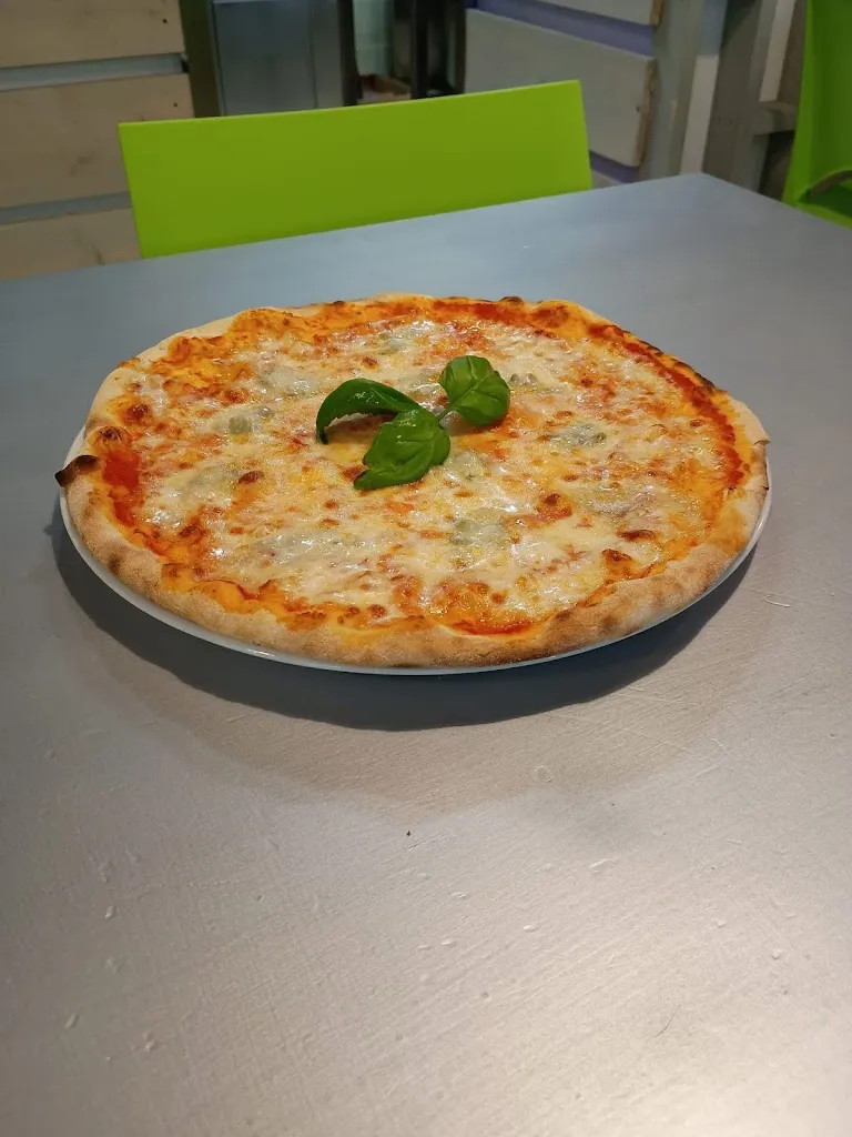 Südtirol Pizzeria Mals_Malles Venosta_slider_image_3