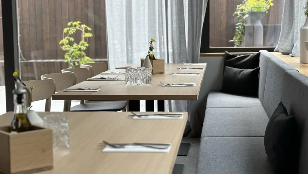 Calva Restaurant B&B Apartments restaurant in Malles Venosta