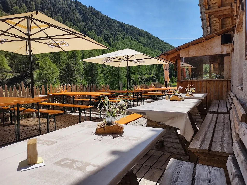 Bruggeralm restaurant in Malles Venosta