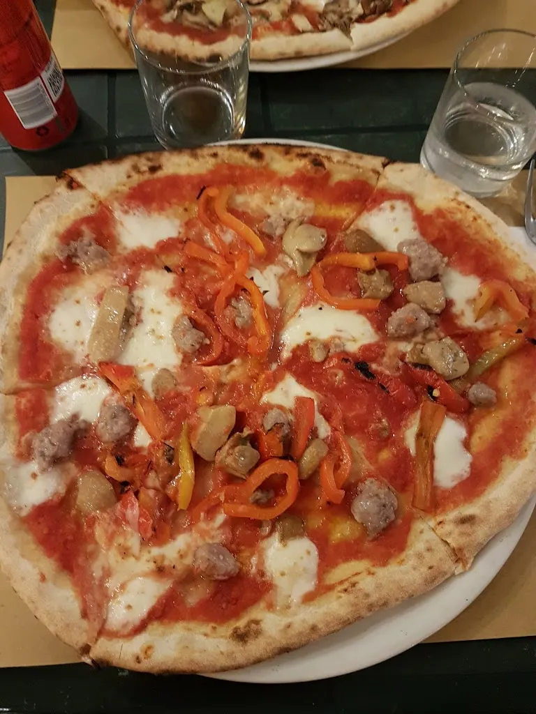 Julia Poleshenko_Focu Meu | Rosticceria_Maglie_review