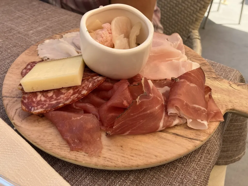 Ristorante Pizzeria Ai Piani_Mezzolombardo_slider_image_3