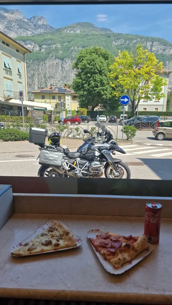 Zoltán Ecseri_Pizza Granda_Mezzolombardo_review